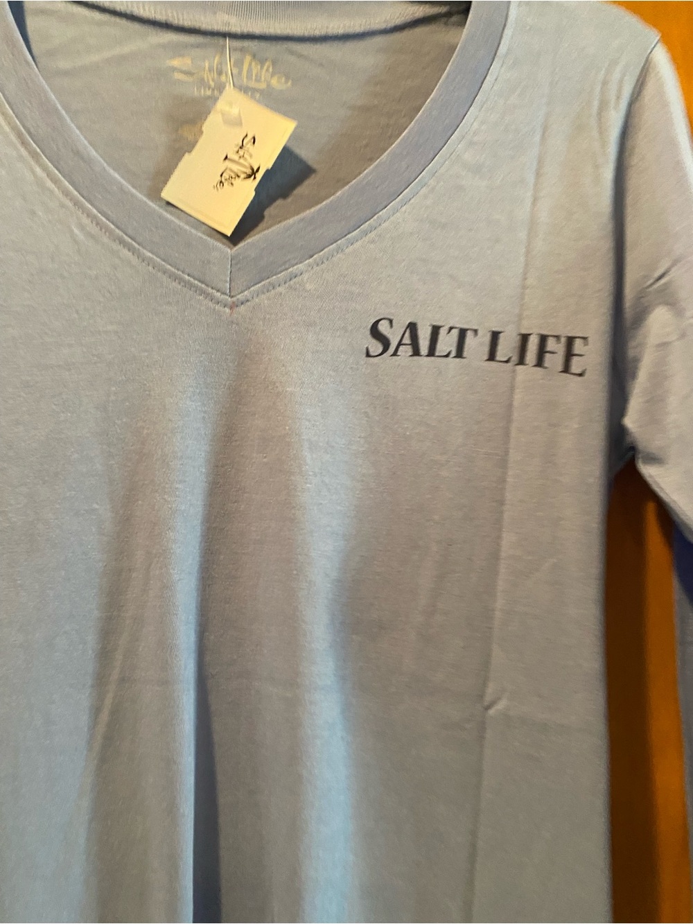 Salt Life Women’s Carolina Blue Live Salty PineappleLong Sleeve Shirt NWT Size S - Picture 4 of 6